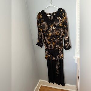 Carole Little vintage Black and Tan Midi Dress with Tie Front‎
